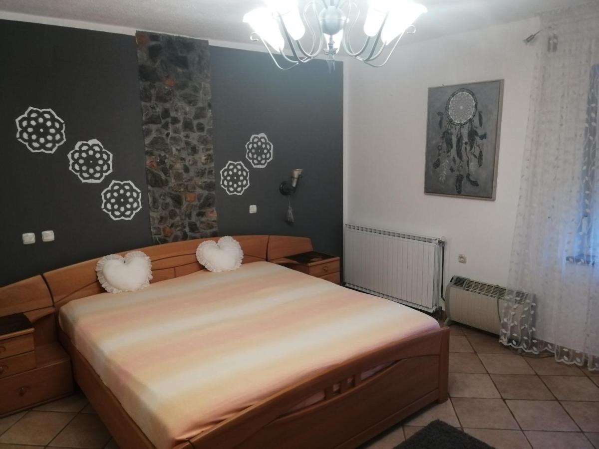 Apartmaji Renc Rence Екстер'єр фото